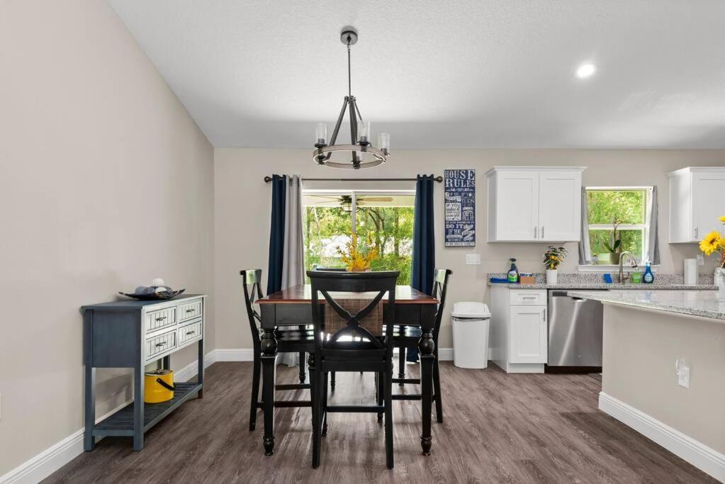 Pet-Friendly, Heated Pool, Close To Everything 3 Bedroom Home 邓内伦 外观 照片